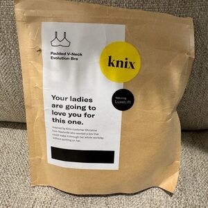 Knix Black Adjustable Strap Padded Evolution Bra.